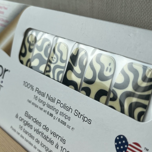 Feeling Fab-boo-lous 💅✨ Color STREET - Sealed Long Lasting Nail Polish Strips - Picture 5 of 9